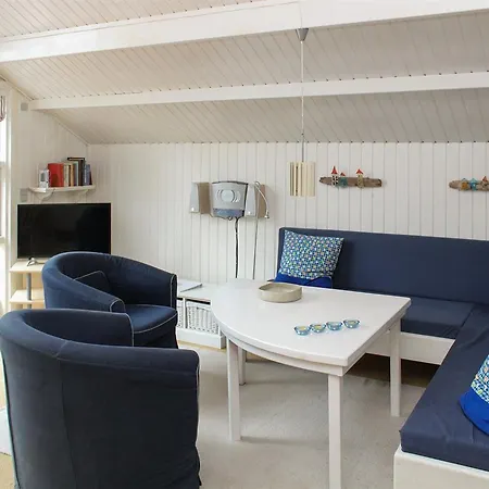 Three-bedroom Holiday In * Hals