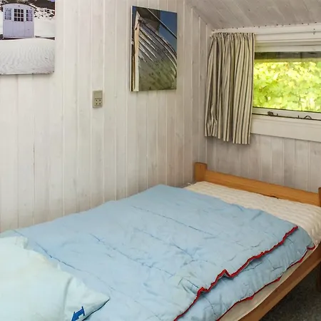 Three-bedroom Holiday In * Hals