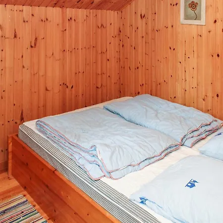Three-bedroom Holiday In * Hals